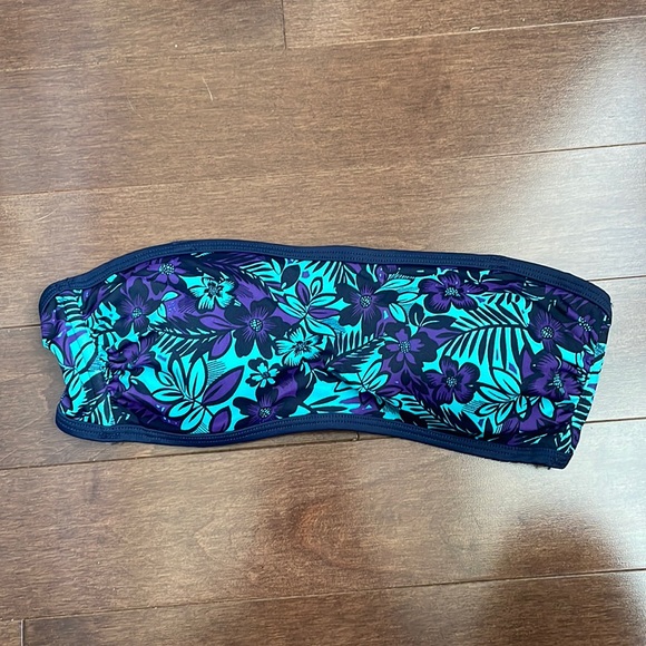 Hawaiian Flower Strapless Bikini Top - Picture 1 of 5